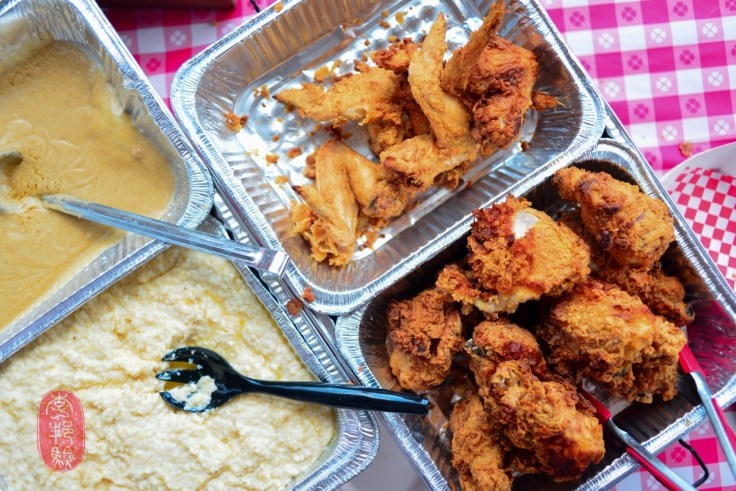 Fried chicken, grits, and gravy. Photo by ulterior epicure