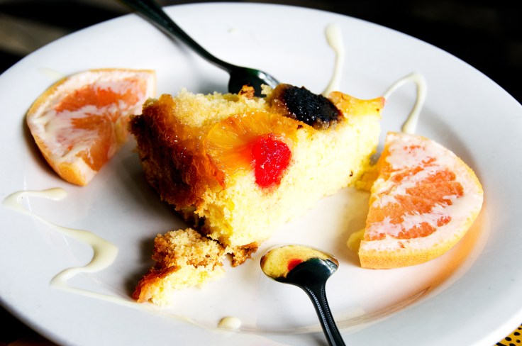 Gato Zannanna (upside down pineapple rum cake).