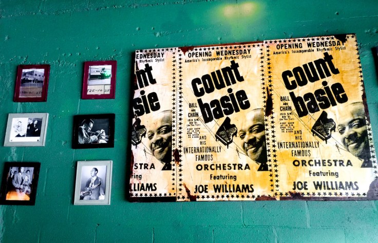 23743937762_590ace09dd_b