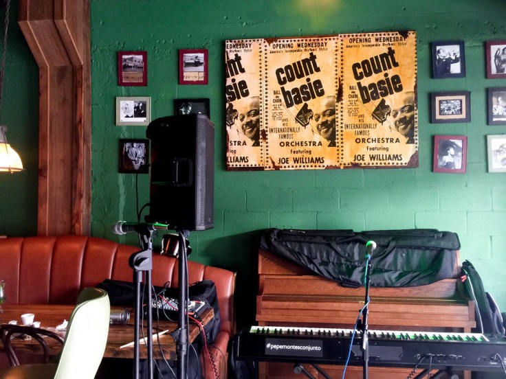 23758265472_321e568128_b