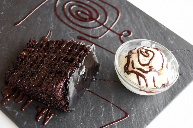 The best cake and ice cream we have had in ages - Volcán De Lúcuma, that is,  Chocolate cake with ucuma ice cream 